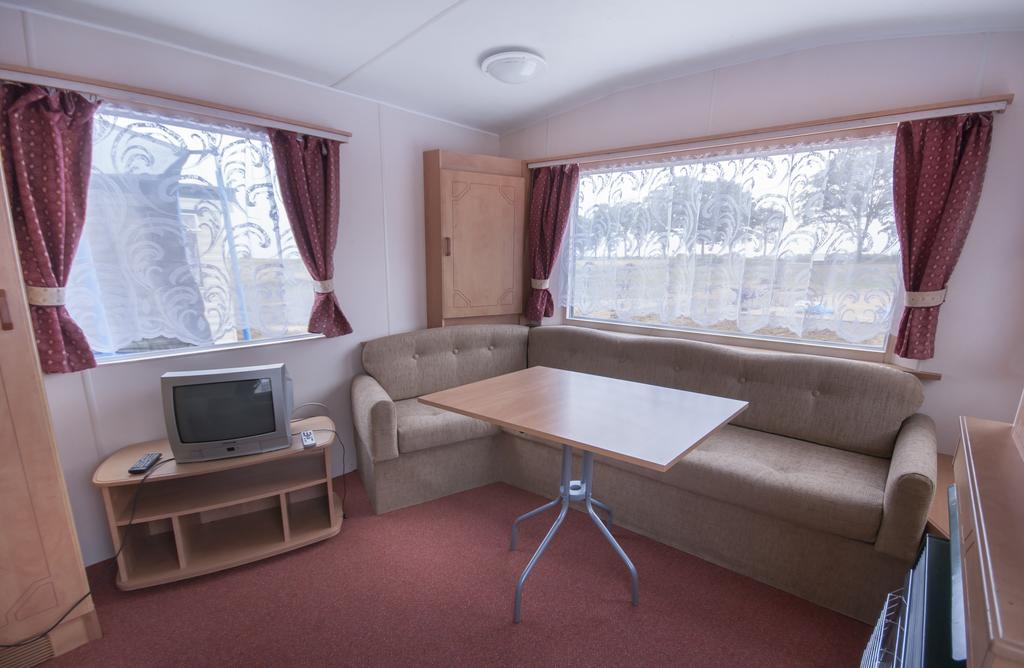 Cuma Camp Villa Sarbinowo Eksteriør billede